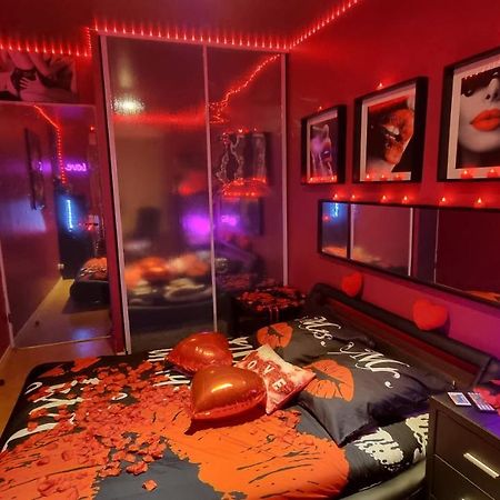 Love Room Sexy Love Cosy Lib Proche Centre Gare A Pied Aulnay-sous-Bois Exterior foto
