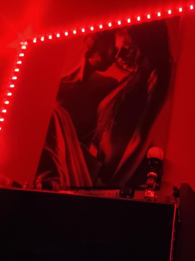 Love Room Sexy Love Cosy Lib Proche Centre Gare A Pied Aulnay-sous-Bois Exterior foto