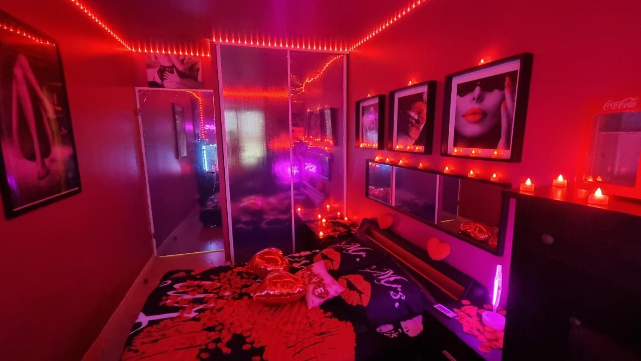 Love Room Sexy Love Cosy Lib Proche Centre Gare A Pied Aulnay-sous-Bois Exterior foto